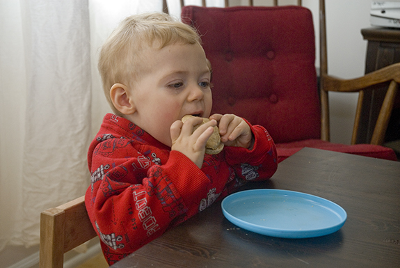 em_eating em_eating